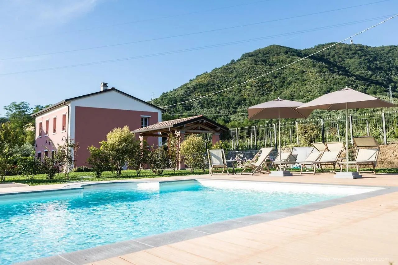 Hotel Le Mas Di Laura Ortonovo 0*,  Italia