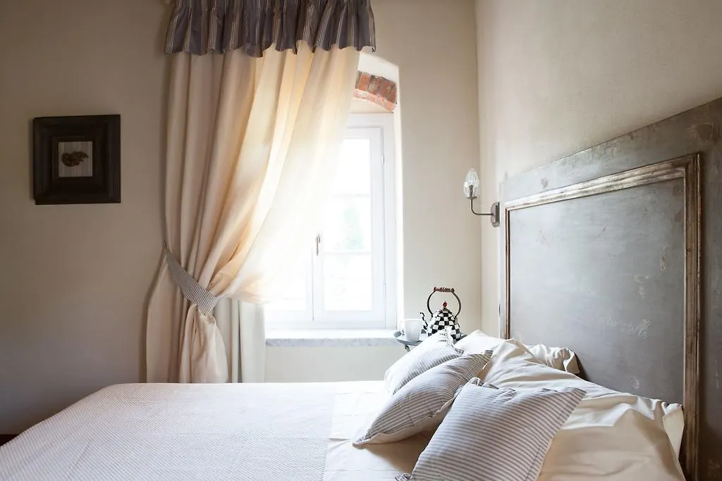 Le Mas Di Laura Guest House Ortonovo Italy